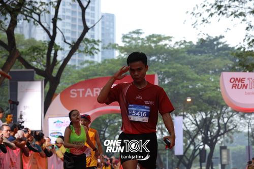 Race photo from ONE RUN 10 K