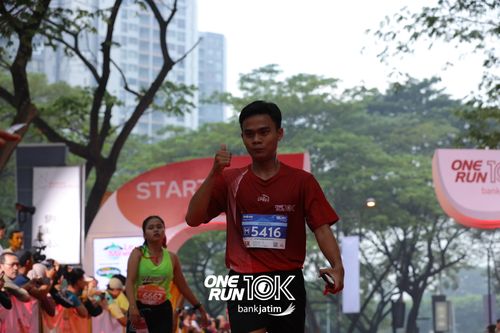 Race photo from ONE RUN 10 K