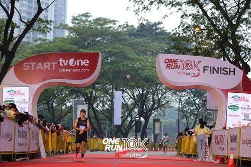 Race photo from ONE RUN 10 K
