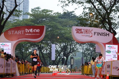 Race photo from ONE RUN 10 K