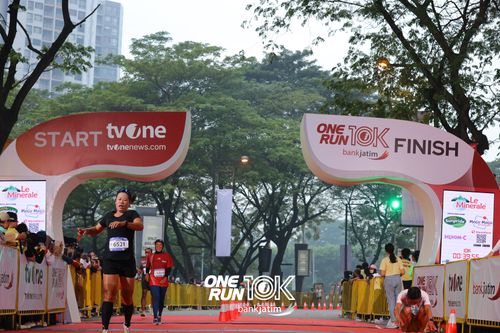 Race photo from ONE RUN 10 K