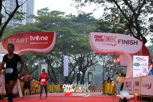 Race photo from ONE RUN 10 K