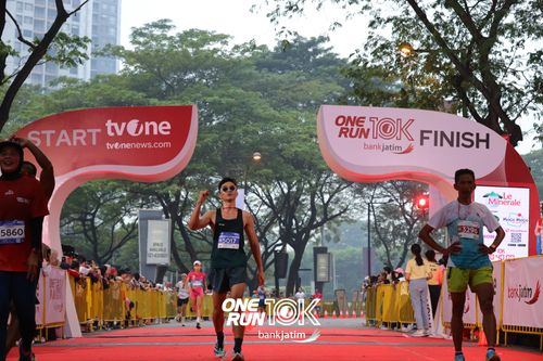 Race photo from ONE RUN 10 K