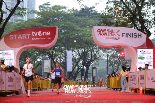 Race photo from ONE RUN 10 K