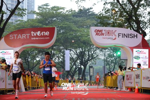 Race photo from ONE RUN 10 K