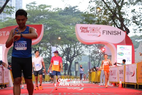 Race photo from ONE RUN 10 K