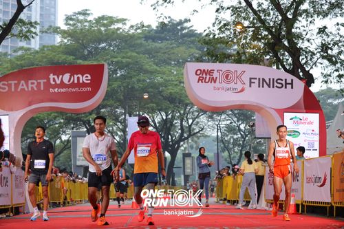 Race photo from ONE RUN 10 K