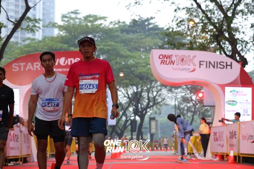 Race photo from ONE RUN 10 K