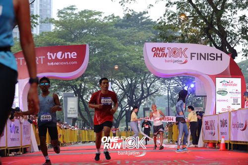 Race photo from ONE RUN 10 K