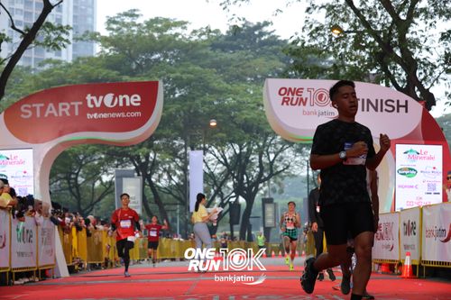 Race photo from ONE RUN 10 K