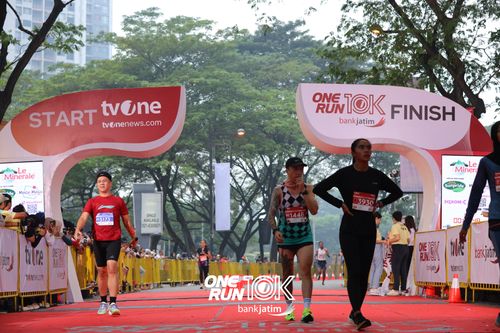 Race photo from ONE RUN 10 K