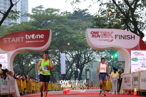 Race photo from ONE RUN 10 K