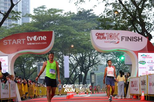 Race photo from ONE RUN 10 K