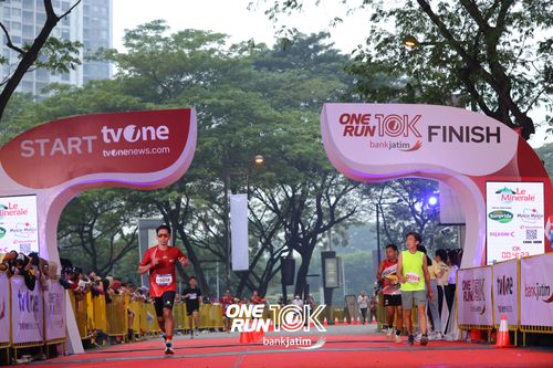 Race photo from ONE RUN 10 K