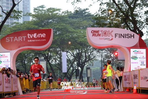 Race photo from ONE RUN 10 K