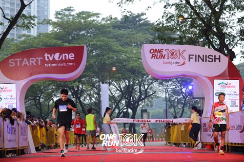 Race photo from ONE RUN 10 K