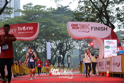 Race photo from ONE RUN 10 K