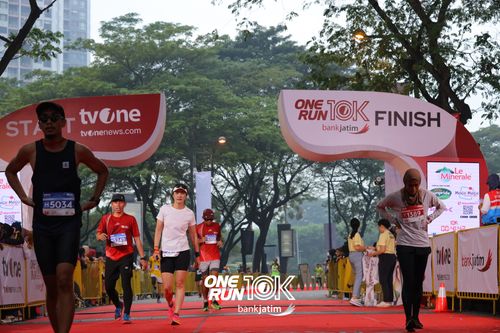 Race photo from ONE RUN 10 K