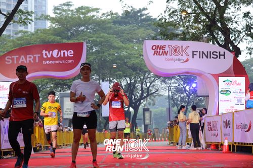 Race photo from ONE RUN 10 K