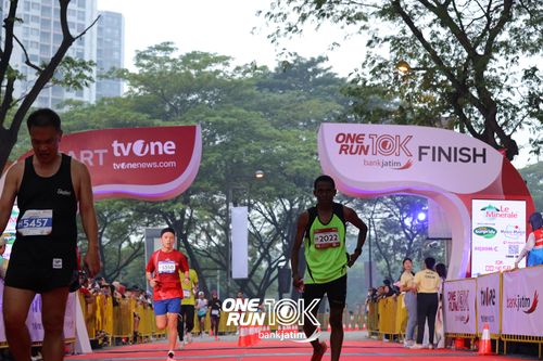 Race photo from ONE RUN 10 K