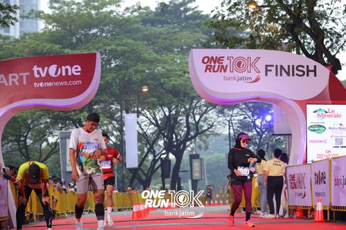 Race photo from ONE RUN 10 K