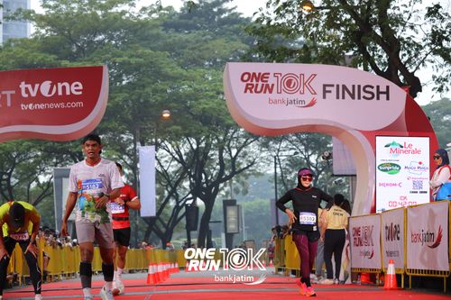 Race photo from ONE RUN 10 K