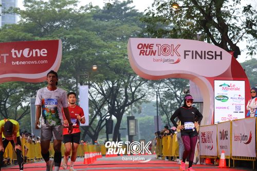 Race photo from ONE RUN 10 K