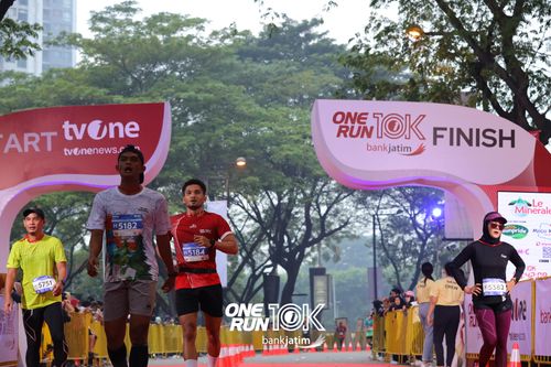 Race photo from ONE RUN 10 K