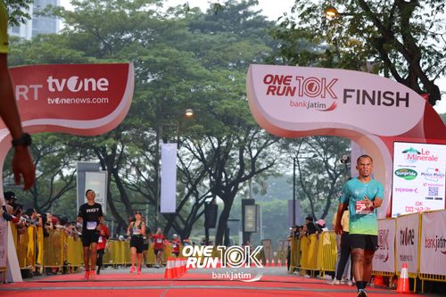 Race photo from ONE RUN 10 K