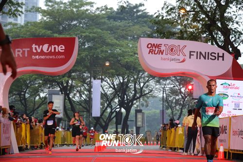 Race photo from ONE RUN 10 K