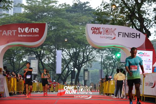 Race photo from ONE RUN 10 K