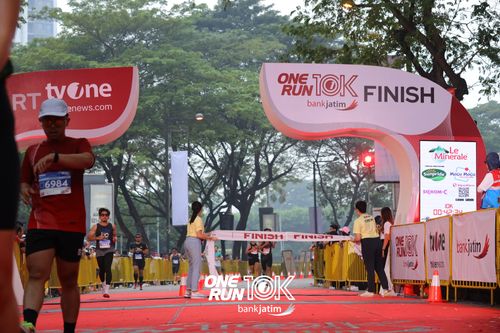 Race photo from ONE RUN 10 K