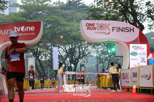 Race photo from ONE RUN 10 K