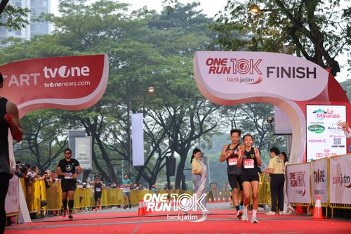 Race photo from ONE RUN 10 K