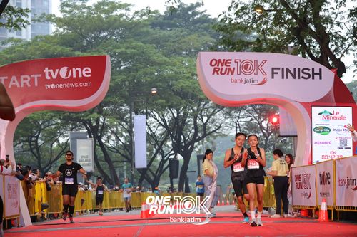 Race photo from ONE RUN 10 K