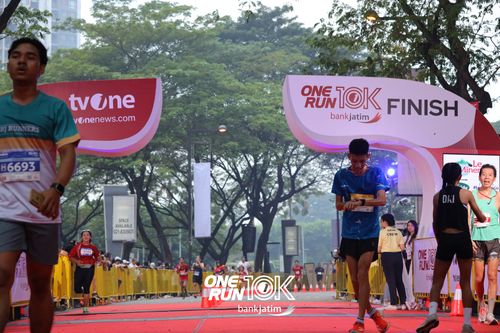 Race photo from ONE RUN 10 K