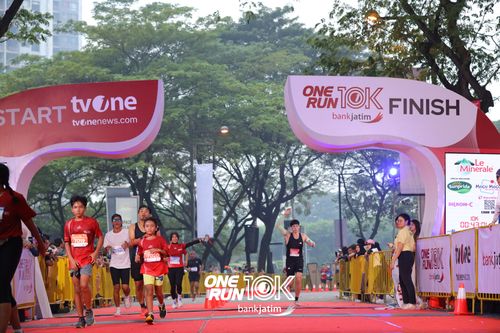 Race photo from ONE RUN 10 K