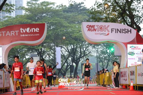 Race photo from ONE RUN 10 K