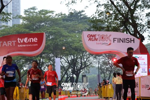 Race photo from ONE RUN 10 K