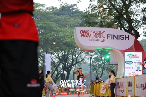Race photo from ONE RUN 10 K