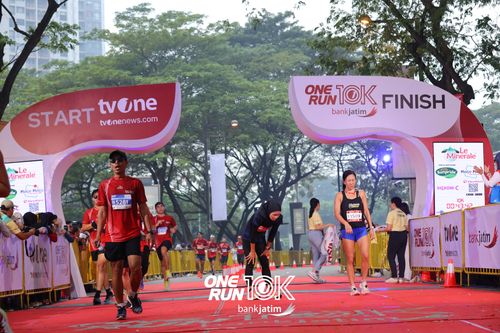 Race photo from ONE RUN 10 K
