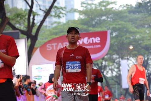 Race photo from ONE RUN 10 K