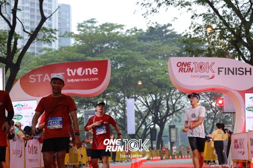 Race photo from ONE RUN 10 K