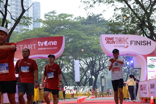 Race photo from ONE RUN 10 K