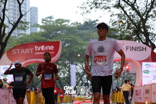Race photo from ONE RUN 10 K