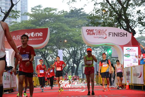 Race photo from ONE RUN 10 K