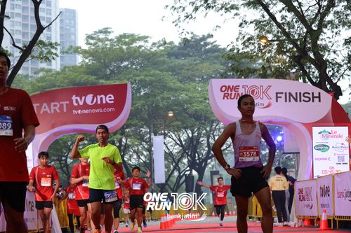 Race photo from ONE RUN 10 K