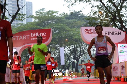 Race photo from ONE RUN 10 K