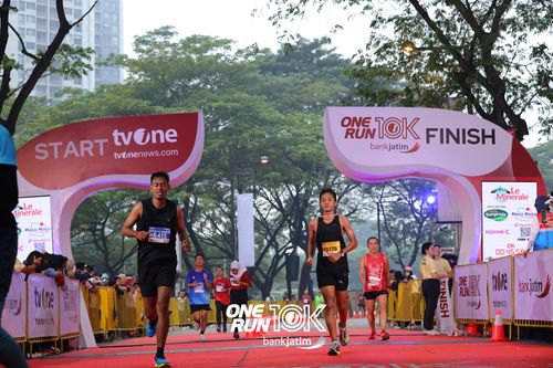 Race photo from ONE RUN 10 K