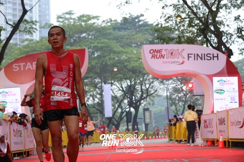 Race photo from ONE RUN 10 K